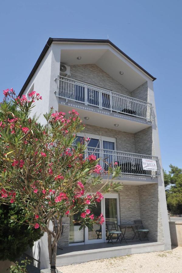 Apartmani Rebecca Вир Екстериор снимка